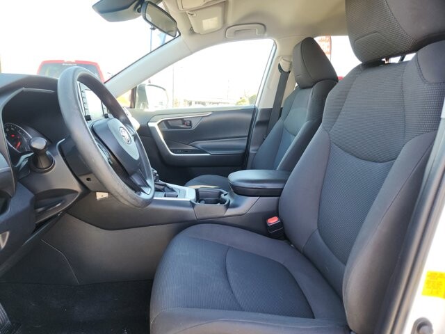 2020 Toyota RAV4 in Cinnaminson, NJ 08077 - 18095862 11