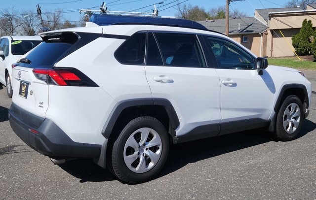 2020 Toyota RAV4 in Cinnaminson, NJ 08077 - 18095862 5