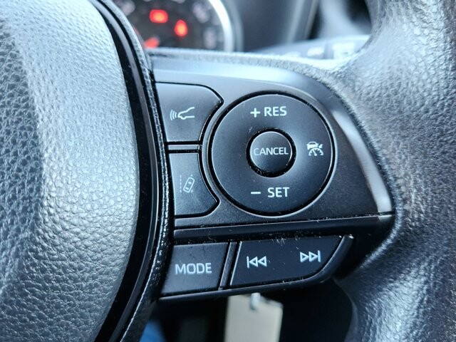 2020 Toyota RAV4 in Cinnaminson, NJ 08077 - 18095862 17