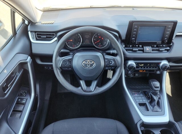 2020 Toyota RAV4 in Cinnaminson, NJ 08077 - 18095862 16