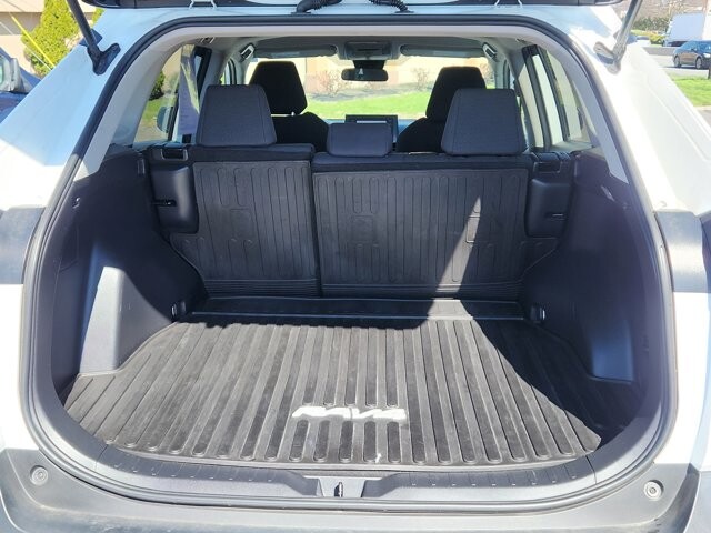 2020 Toyota RAV4 in Cinnaminson, NJ 08077 - 18095862 14