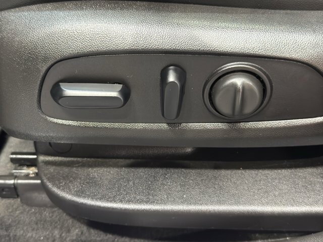 2018 GMC Acadia in Burlington, WI 53105 - 18095880 16