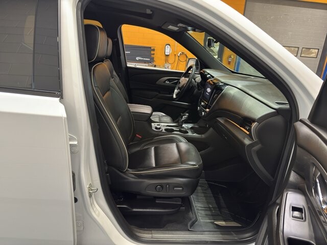 2022 Chevrolet Traverse in Burlington, WI 53105 - 18095883 16