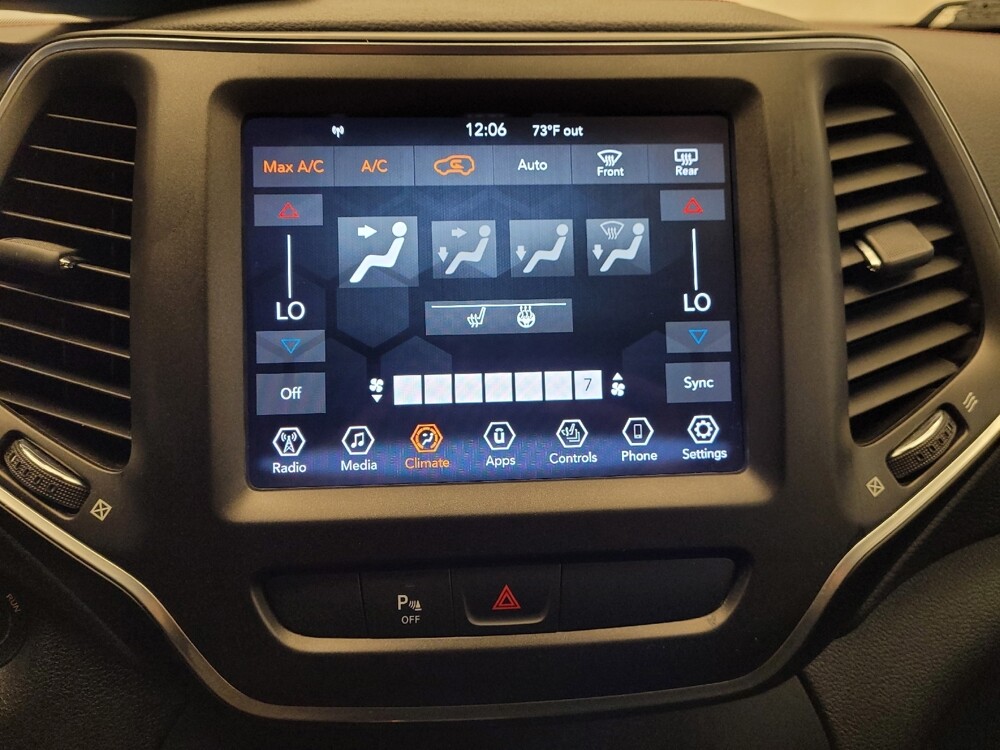 2020 Jeep Cherokee in Downey, CA 90241 - 18095885 25