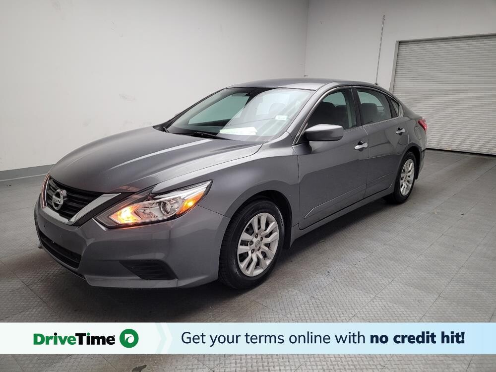 2017 Nissan Altima in Downey, CA 90241 - 18095891