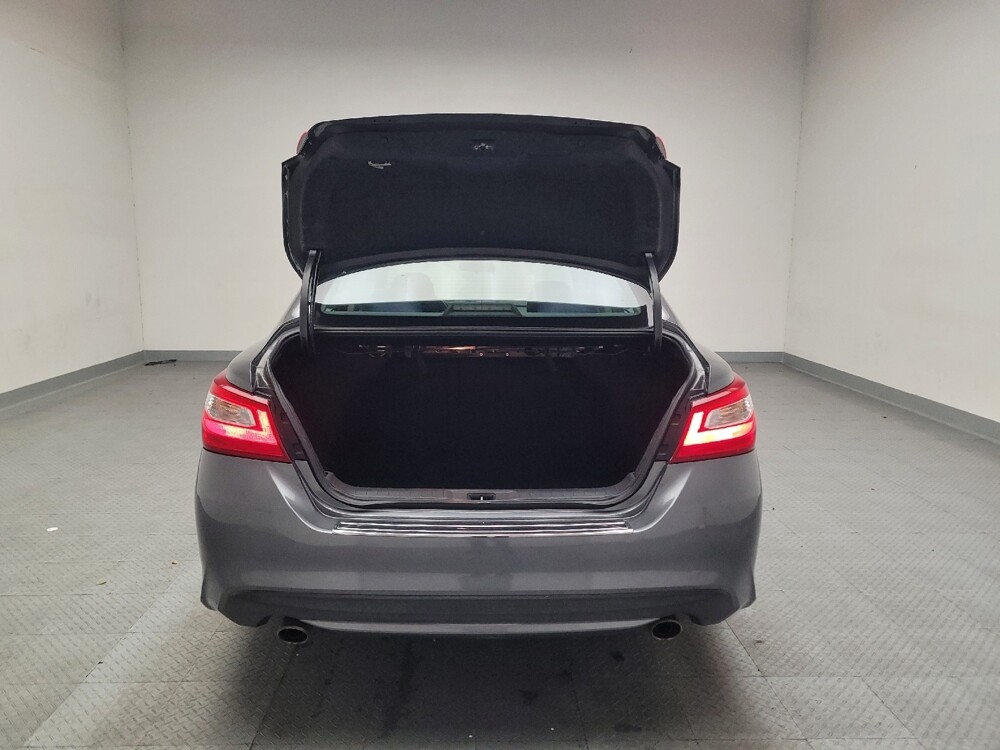 2017 Nissan Altima in Downey, CA 90241 - 18095891 29