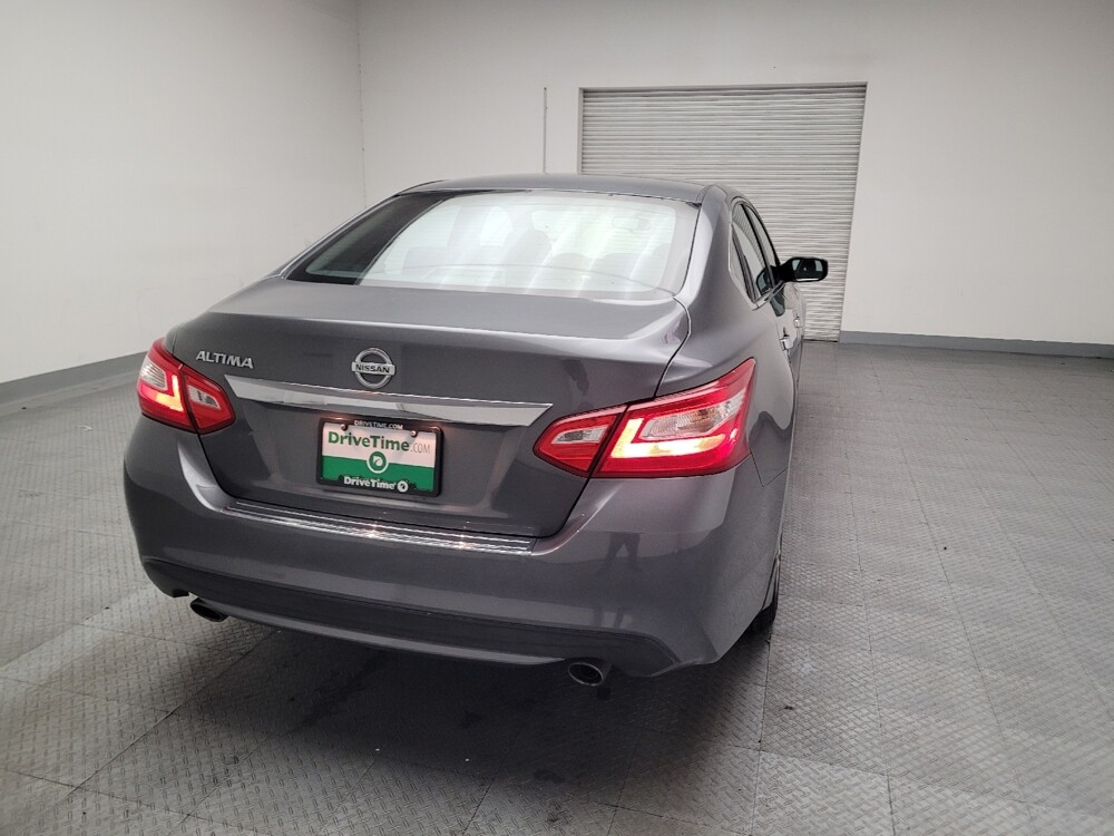 2017 Nissan Altima in Downey, CA 90241 - 18095891 7