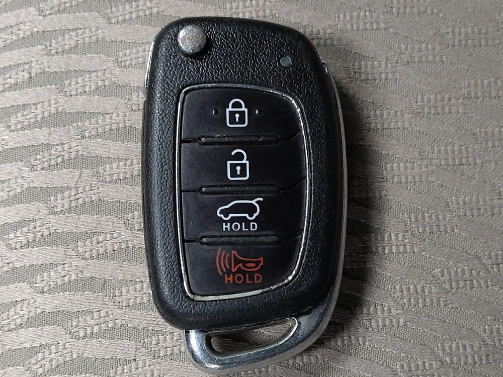 2017 Hyundai Santa Fe in Live Oak, TX 78233 - 18095920 32