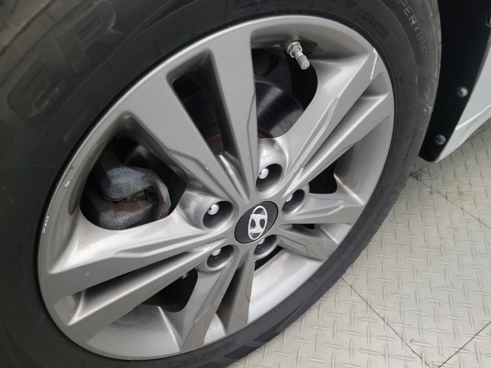 2018 Hyundai Elantra in Williamstown, NJ 8094 - 18095942 31