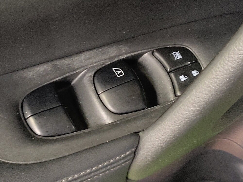 2018 Nissan Rogue in Tallahassee, FL 32304 - 18095950 27