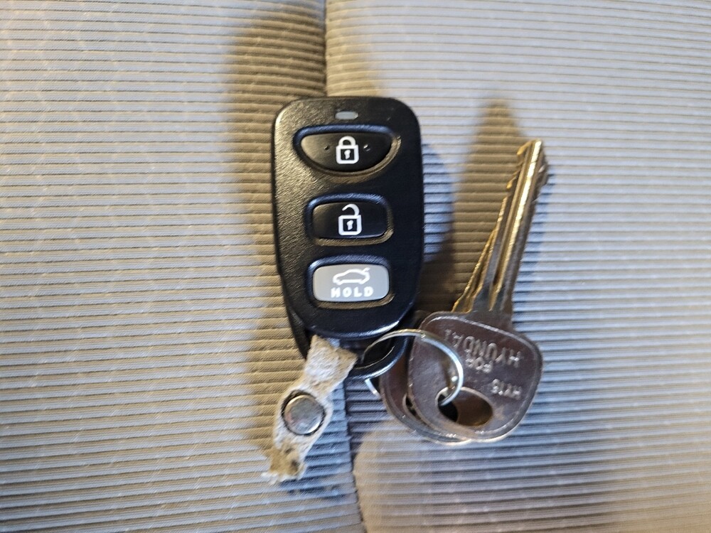 2018 Hyundai Elantra in Jacksonville, FL 32210 - 18095961 32