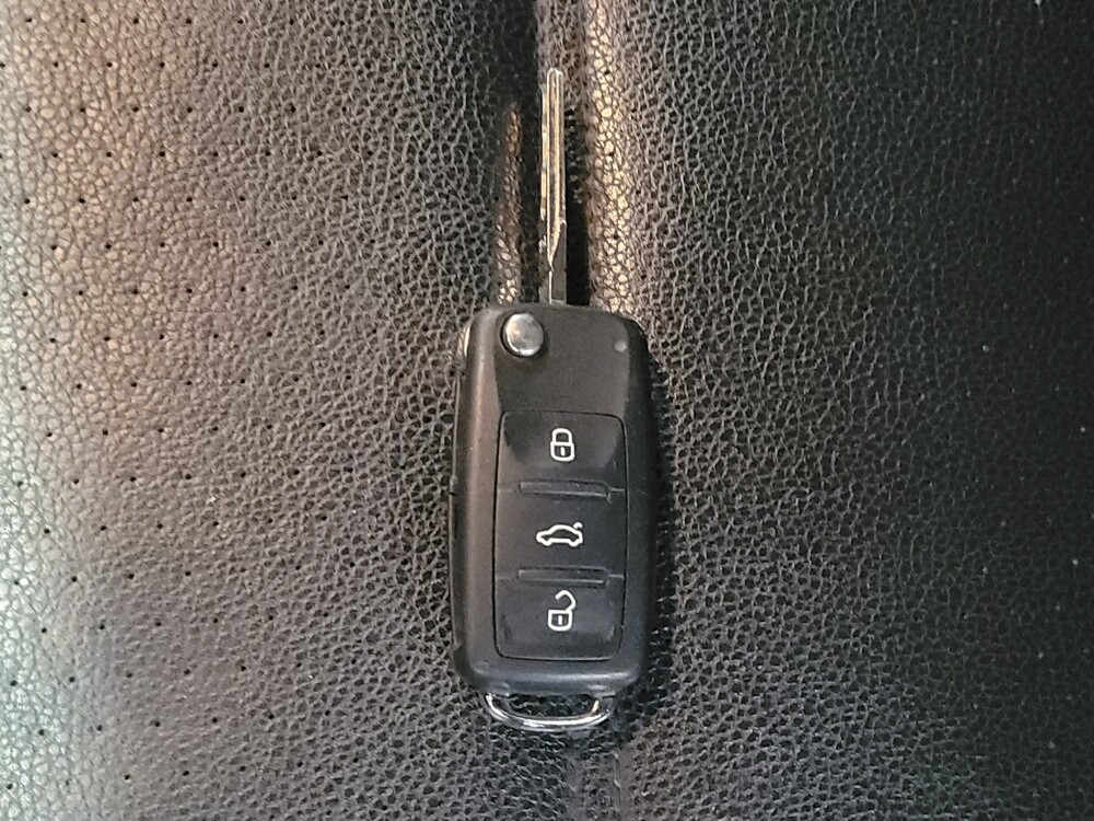 2014 Volkswagen Jetta in Jacksonville, FL 32210 - 18095962 32