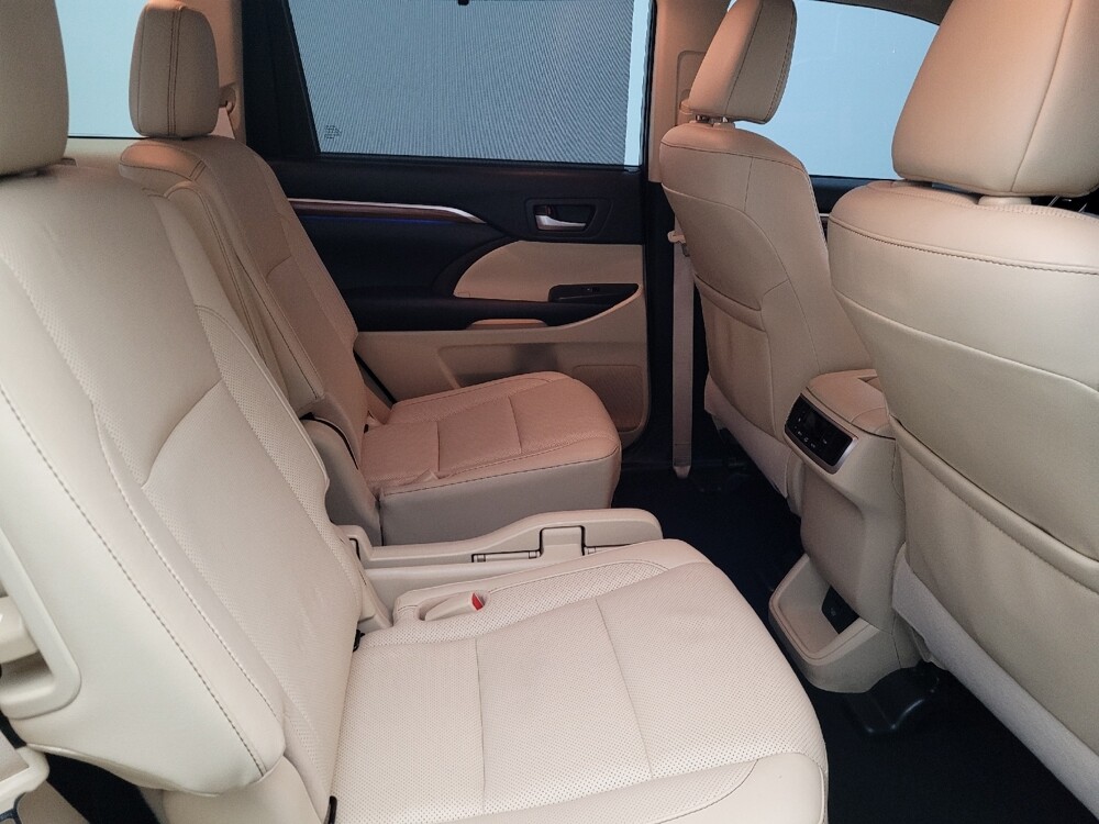 2019 Toyota Highlander in Hialeah, FL 33014 - 18095966 19