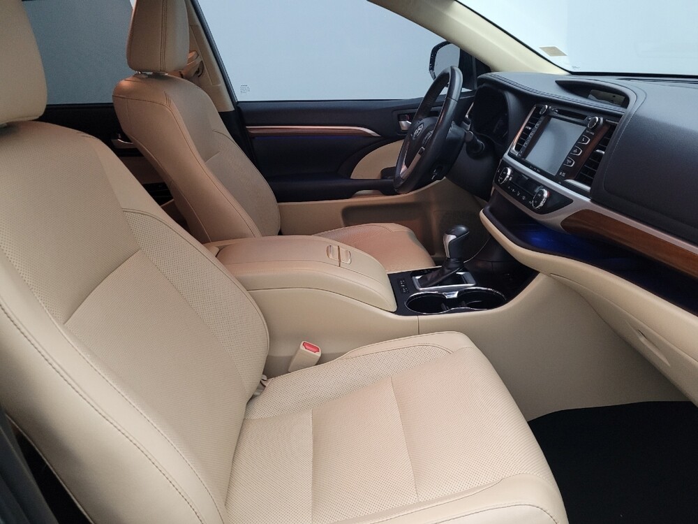 2019 Toyota Highlander in Hialeah, FL 33014 - 18095966 21