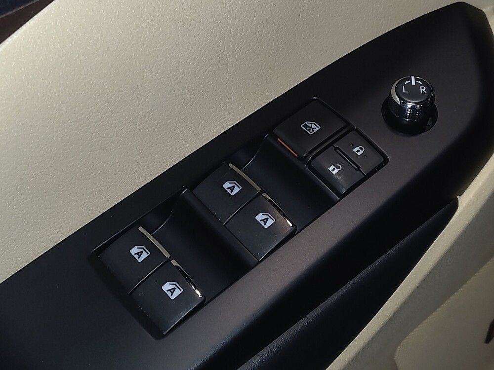 2019 Toyota Highlander in Hialeah, FL 33014 - 18095966 27