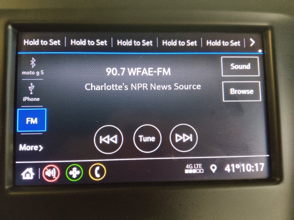 2020 Chevrolet Equinox in Greenville, SC 29607 - 18095980 25