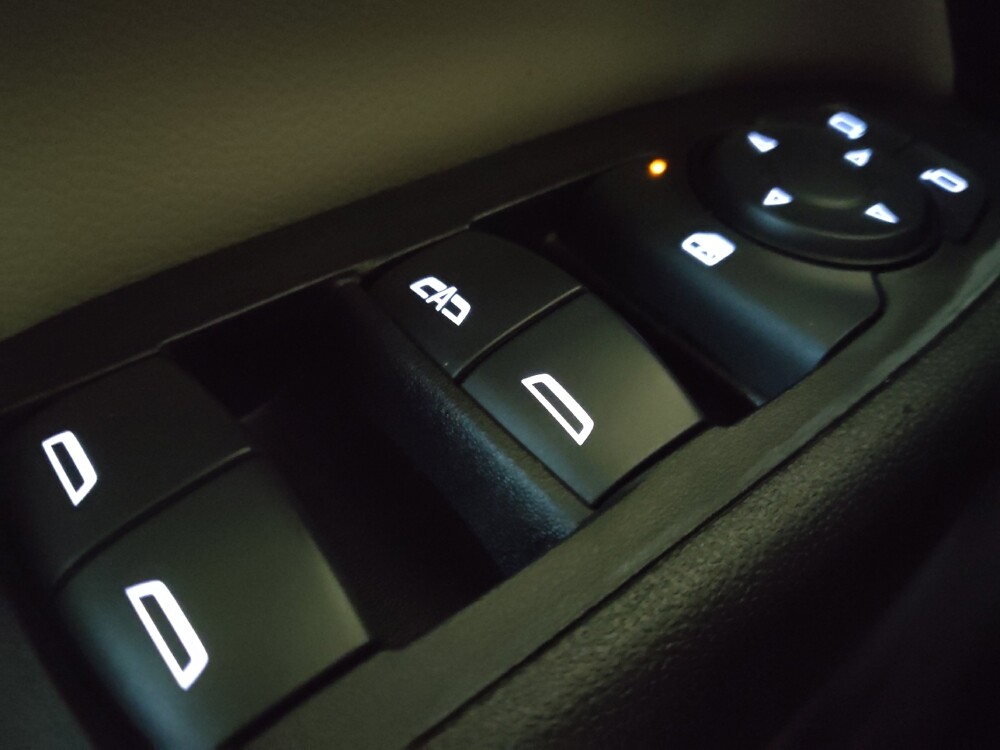 2020 Chevrolet Equinox in Greenville, SC 29607 - 18095980 27