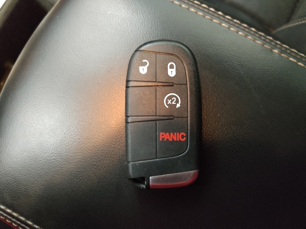 2017 Jeep Grand Cherokee in Wichita, KS 67207 - 18095993 32