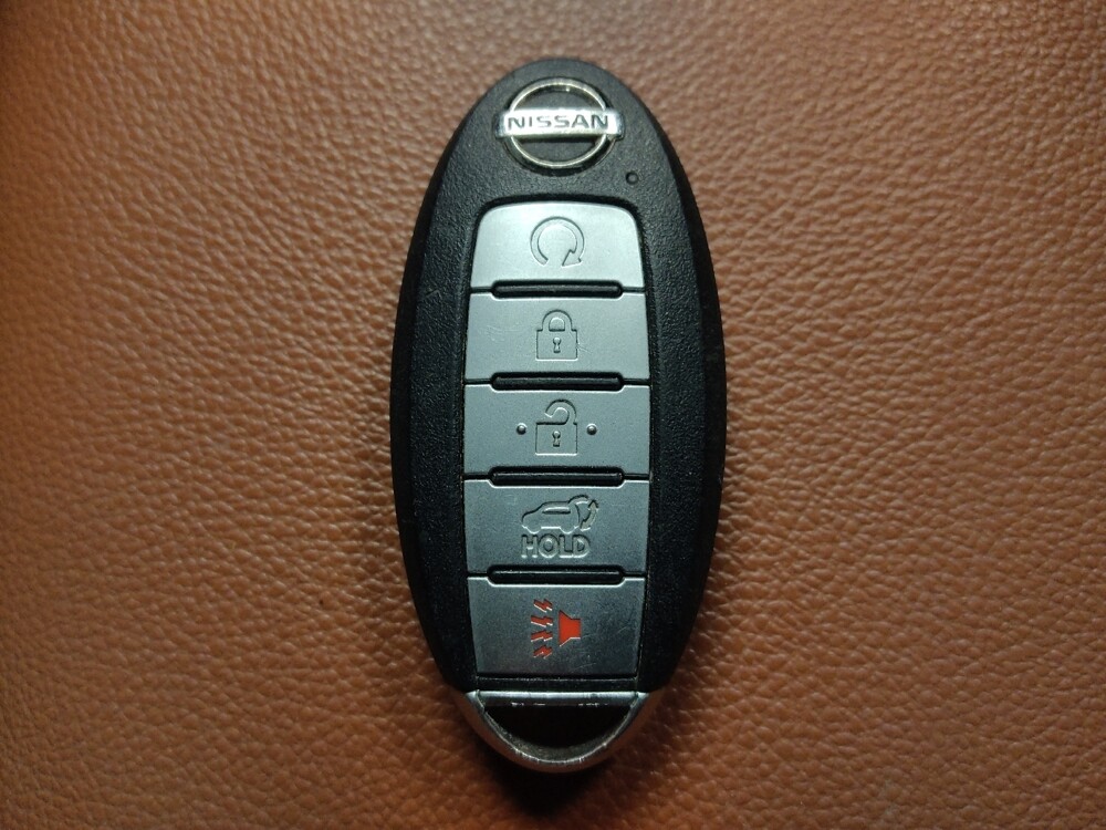 2019 Nissan Rogue in Houston, TX 77060 - 18096005 32