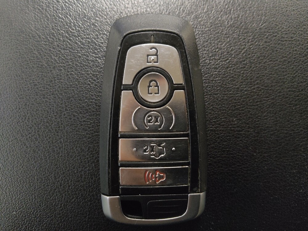 2018 Ford Edge in Houston, TX 77060 - 18096011 32