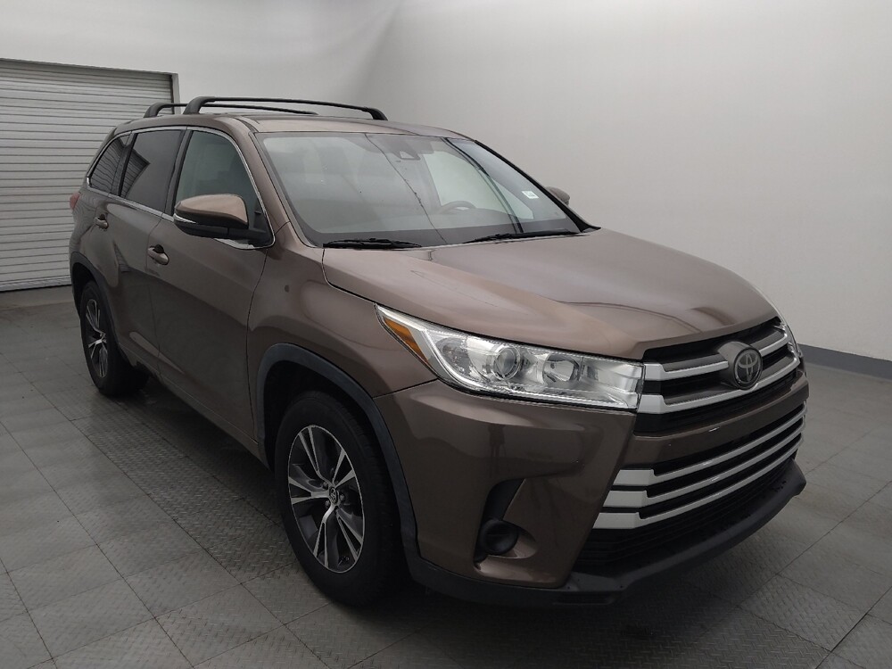 2018 Toyota Highlander in San Antonio, TX 78238 - 18096014 13