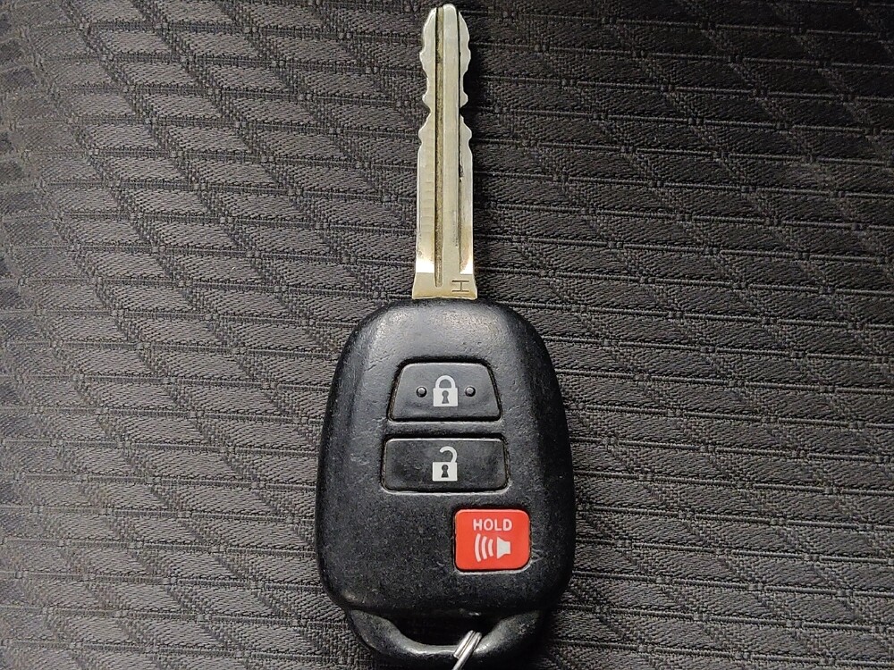 2018 Toyota Highlander in San Antonio, TX 78238 - 18096014 32