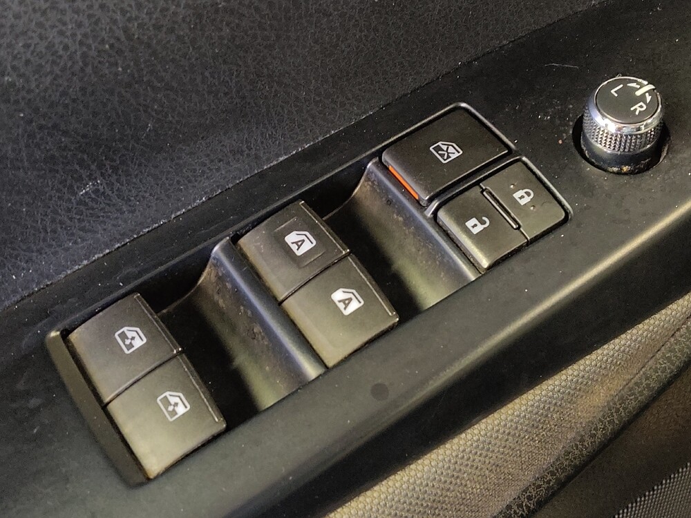 2018 Toyota Highlander in San Antonio, TX 78238 - 18096014 27