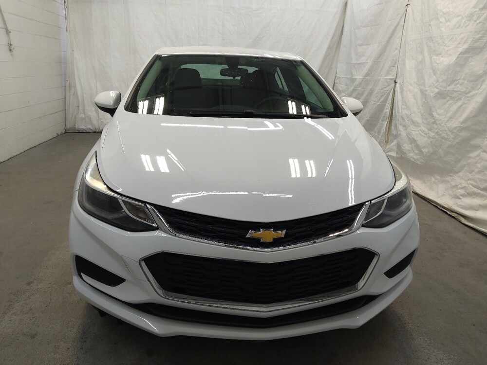 2018 Chevrolet Cruze in Cincinnati, OH 45255 - 18096022 14