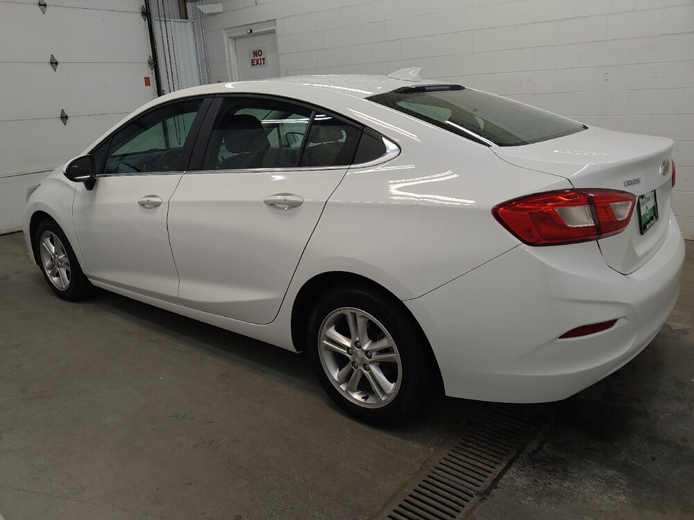 2018 Chevrolet Cruze in Cincinnati, OH 45255 - 18096022 3