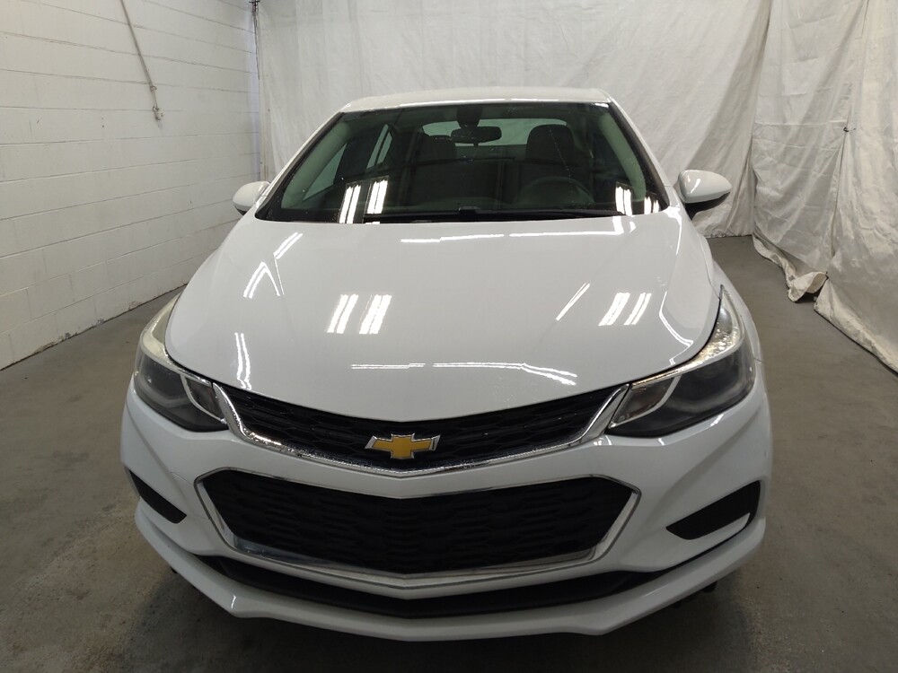 2018 Chevrolet Cruze in Cincinnati, OH 45255 - 18096022 15