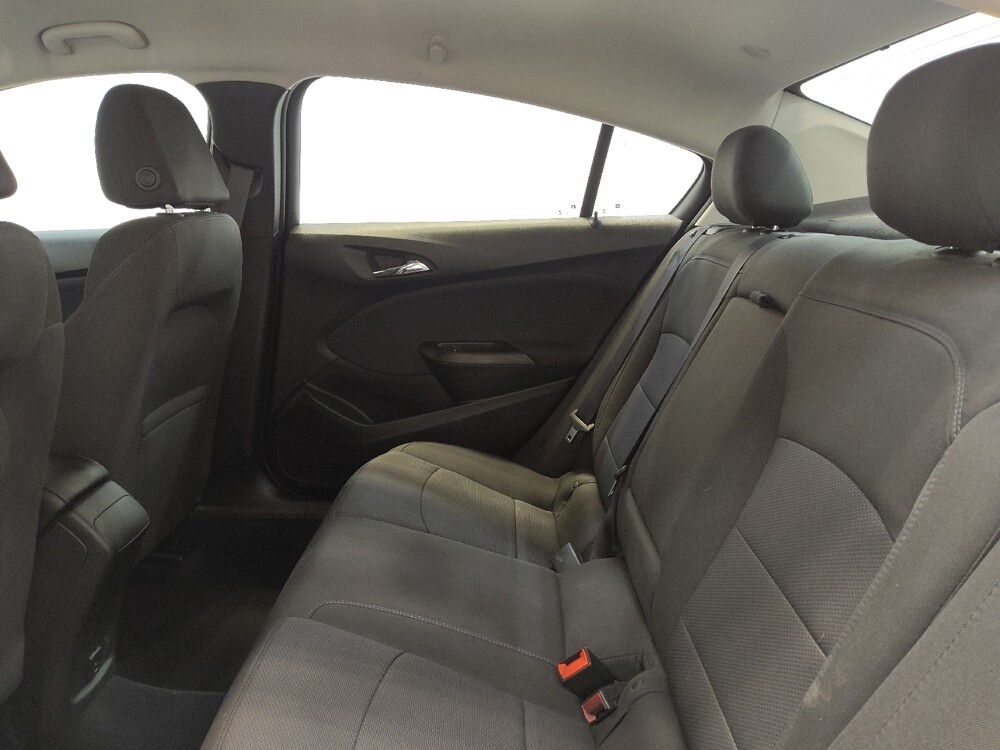 2018 Chevrolet Cruze in Cincinnati, OH 45255 - 18096022 18