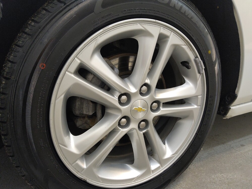 2018 Chevrolet Cruze in Cincinnati, OH 45255 - 18096022 31