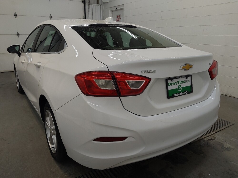 2018 Chevrolet Cruze in Cincinnati, OH 45255 - 18096022 5