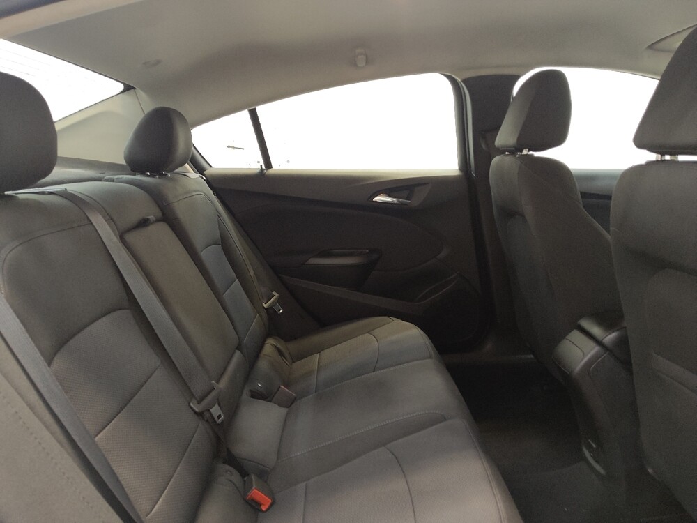 2018 Chevrolet Cruze in Cincinnati, OH 45255 - 18096022 19