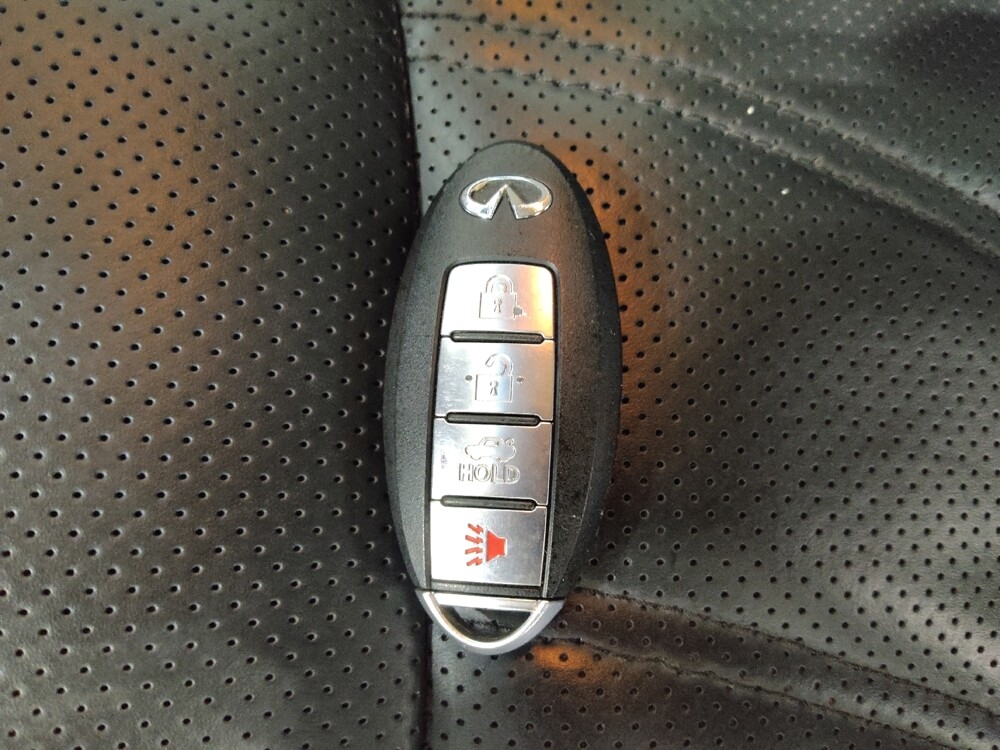 2016 INFINITI Q70 in Columbus, OH 43228 - 18096025 32