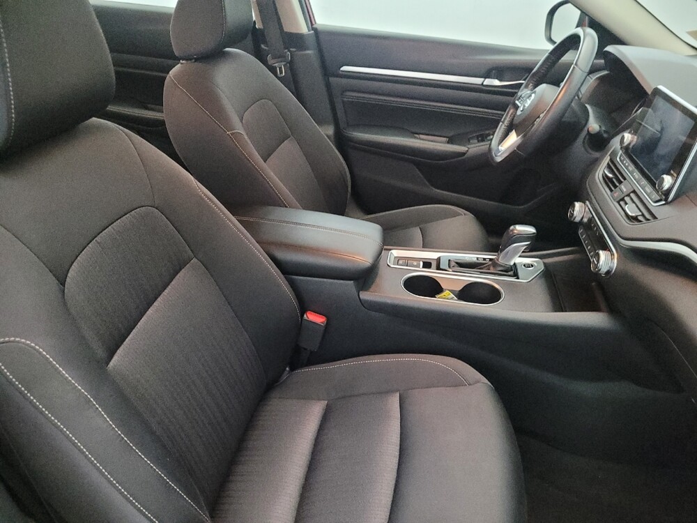 2019 Nissan Altima in Williamstown, NJ 8094 - 18096032 21