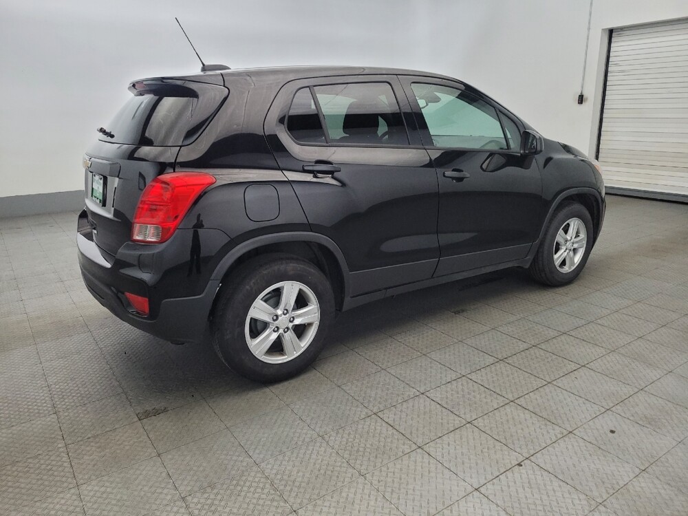 2019 Chevrolet Trax in Plymouth Meeting, PA 19462 - 18096034 10