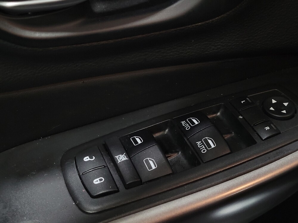 2019 Jeep Cherokee in Newport News, VA 23601 - 18096047 27