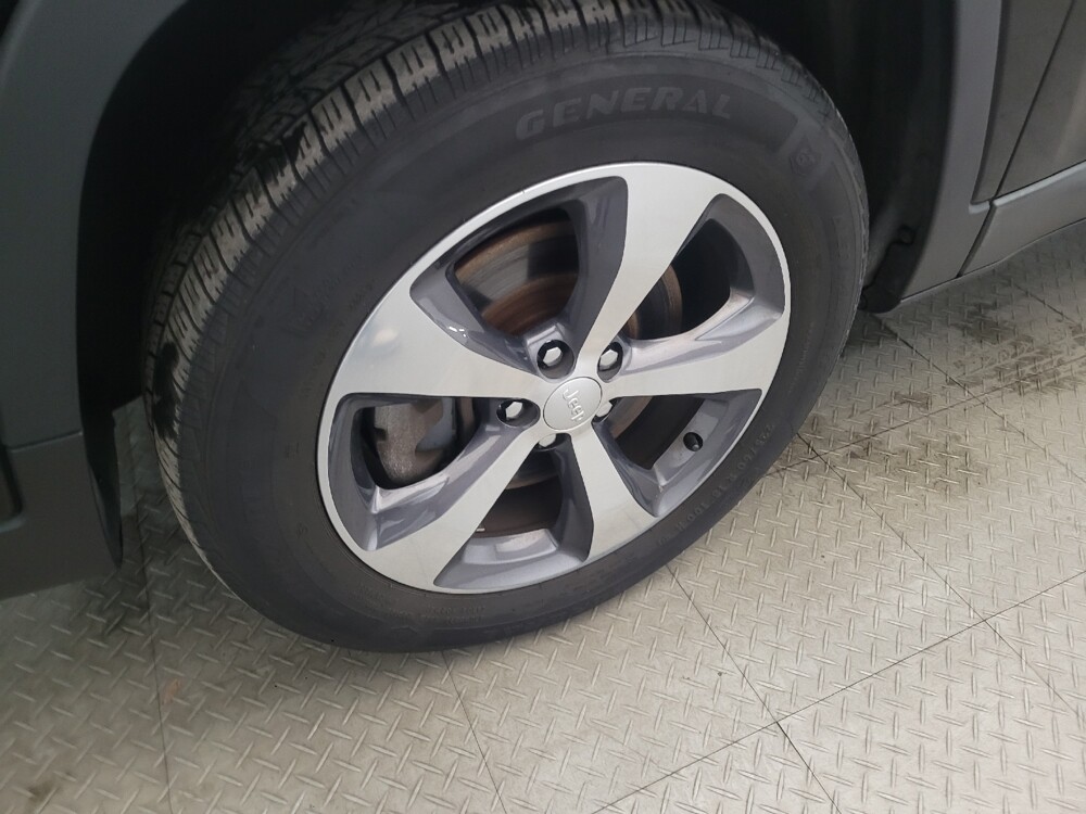 2019 Jeep Cherokee in Newport News, VA 23601 - 18096047 31