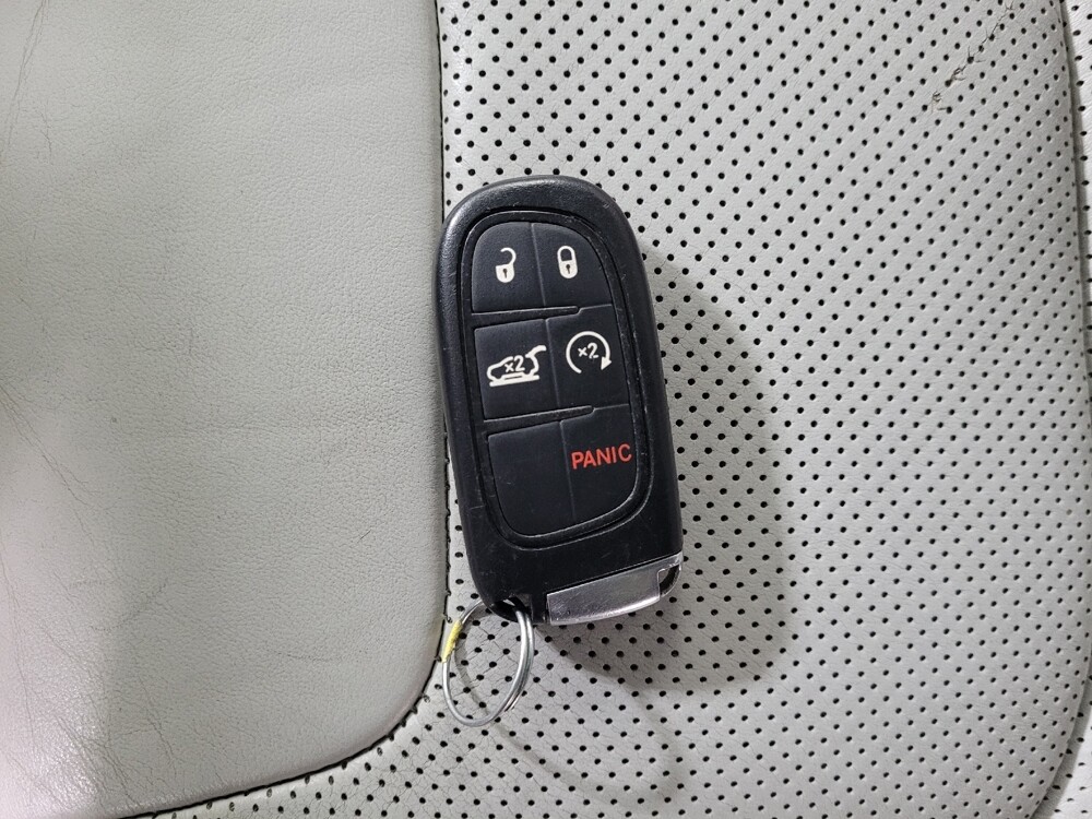 2019 Jeep Cherokee in Pittsburgh, PA 15236 - 18096060 32