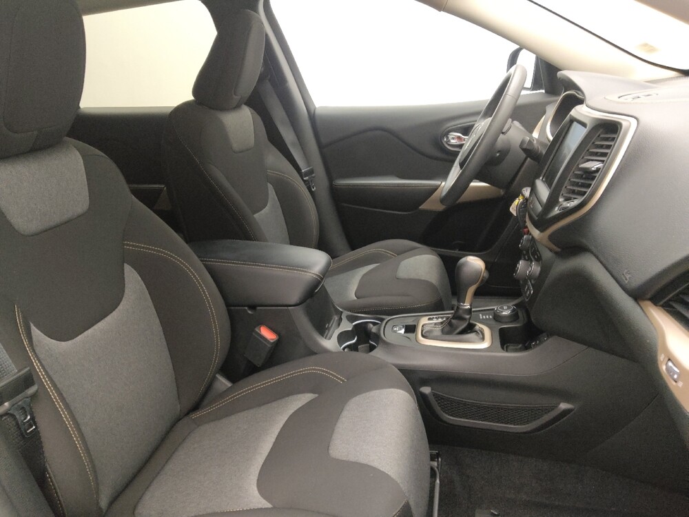 2018 Jeep Cherokee in Orlando, FL 32808 - 18096072 21