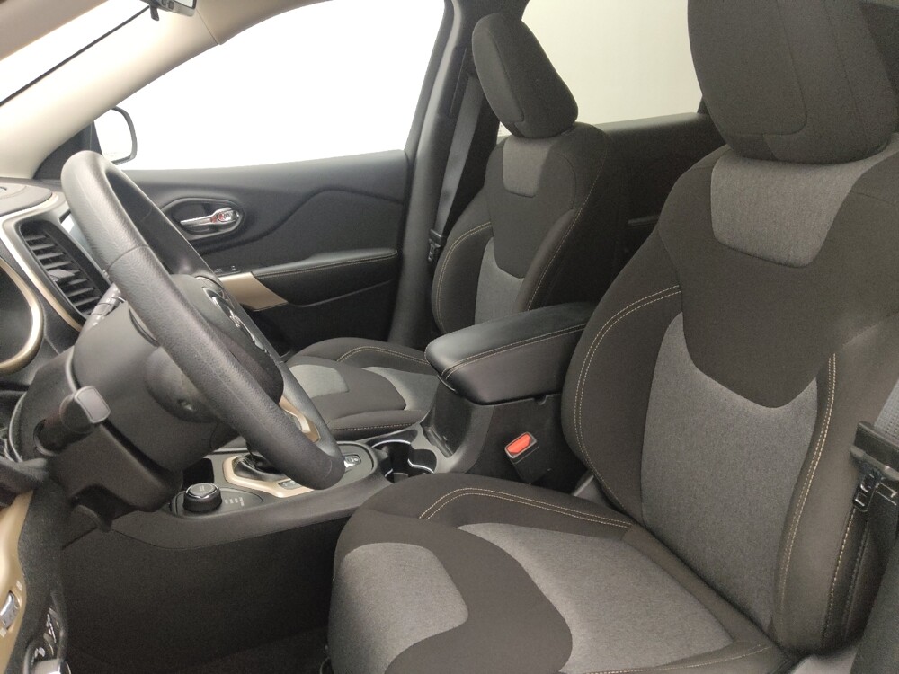 2018 Jeep Cherokee in Orlando, FL 32808 - 18096072 17