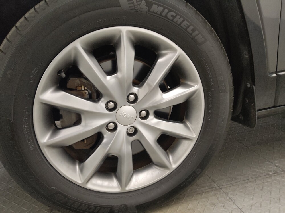 2018 Jeep Cherokee in Orlando, FL 32808 - 18096072 31