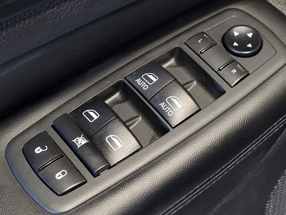 2020 Jeep Grand Cherokee in Orlando, FL 32808 - 18096073 27