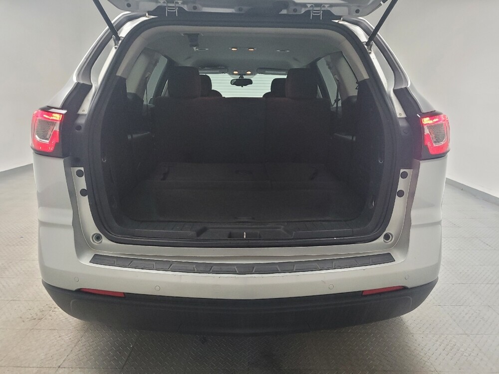 2017 Chevrolet Traverse in Eastpointe, MI 48021 - 18096080 29