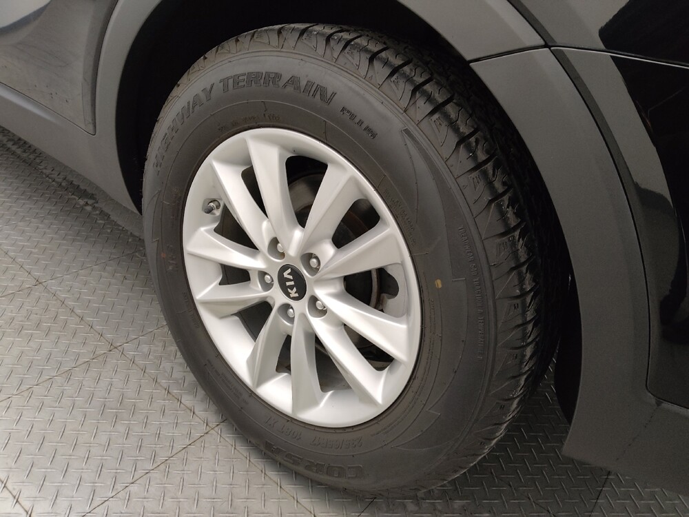 2019 Kia Sorento in Houston, TX 77074 - 18096083 31