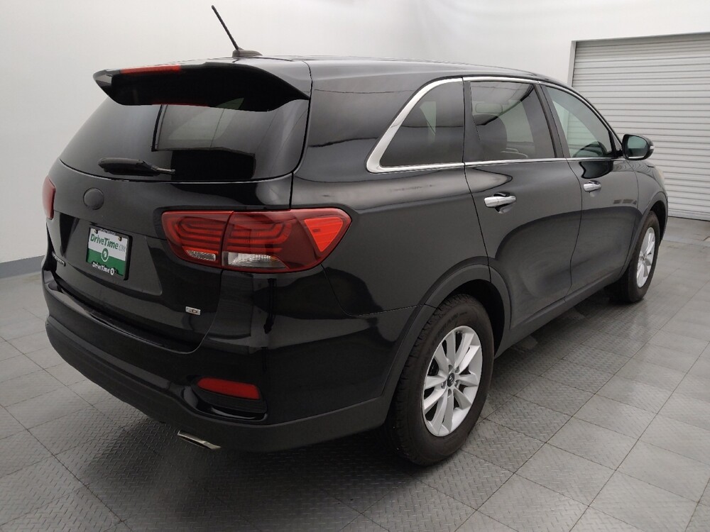 2019 Kia Sorento in Houston, TX 77074 - 18096083 9