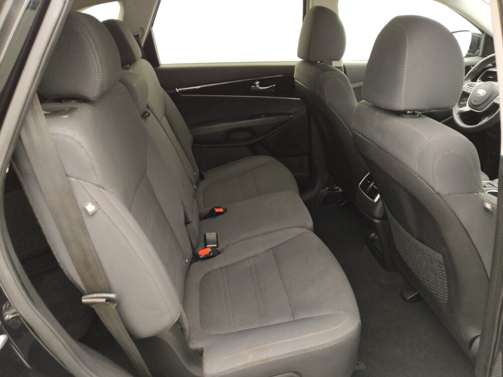 2019 Kia Sorento in Houston, TX 77074 - 18096083 19