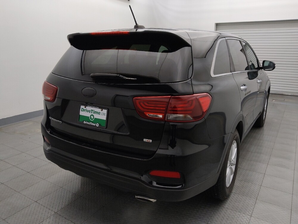 2019 Kia Sorento in Houston, TX 77074 - 18096083 7