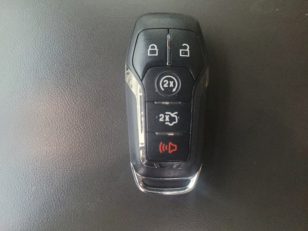 2016 Lincoln MKX in Hialeah, FL 33014 - 18096094 32